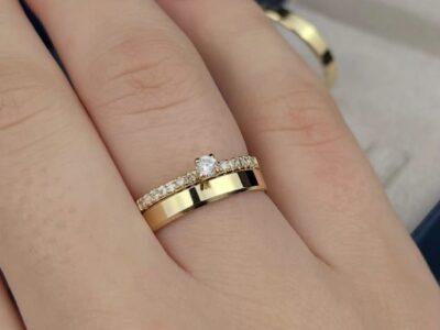 Anillo de compromiso oro 18k con diamante y cinta desde 1gr
